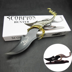 Трофеен подаръчен нож SCORPION HUNT с позлатена дръжка и дървена поставка