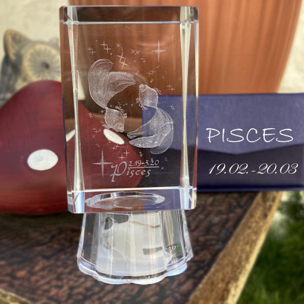 3D лазерно гравиранa фигурка PISCES със зодиакален знак и съзвездие  РИБИ, светеща