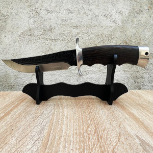 Традиционна японска стойка за ножове COMPAKT BLACK, с наклон и едно по-широко легло за дебели дръжки, пластмаса