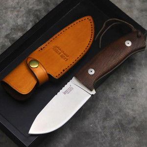 Великолепен италиански ловен нож LIONSTEEL, MANIAGO CUTLERY, стомана DC53, кожена кания, ръчна изработка
