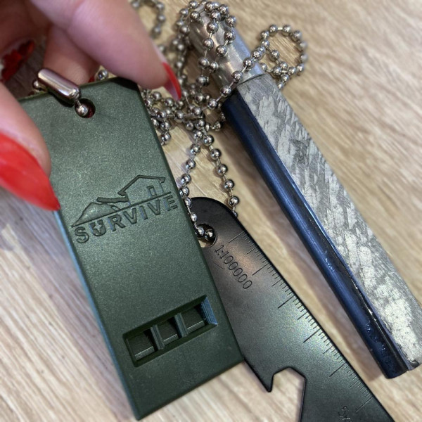 Комплект за оцеляване - свирка, трион, линия и запалака за оцеляване SURVIVE