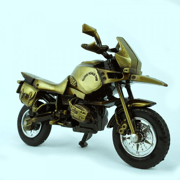 Декоративен мотор със стойка, златен цвят