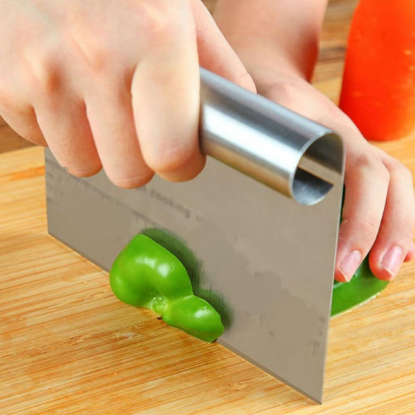 КЛУБНА ОФЕРТА:  Шпатула за рязане и месене на тесто🥐