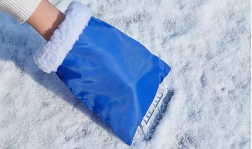 Стъргалка за лед с ръкавица синя