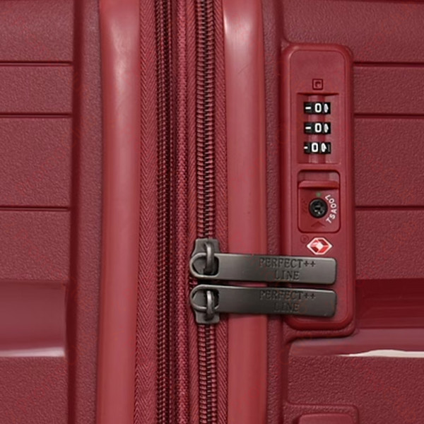 Авио куфар с четири двойни колелца въртящи се нa 360 градуса и заключане с шифър,  RED, 51см  PP 4003