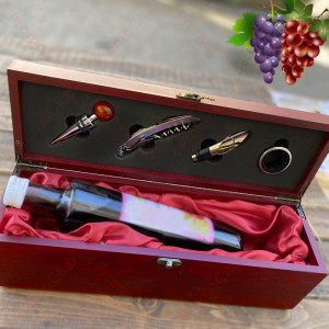 Луксозен подаръчен комплект за вино в стилна дървена кутия M004,...