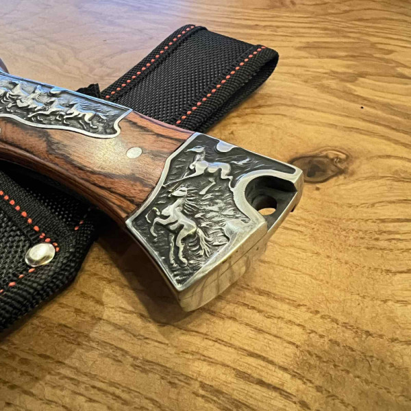 Тежък бутиков ловен нож COLUMBIA KB3189 с кания, дръжка орех и ловни инкрустации