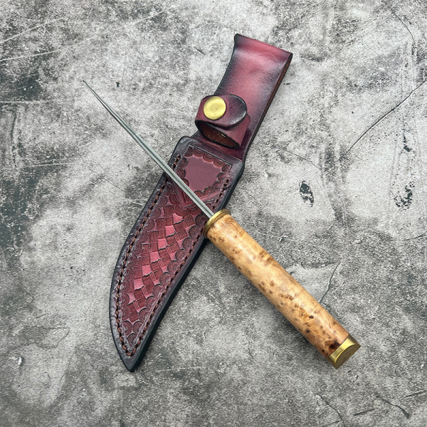 Класически японски нож DAMASKUS HUNTING, VG10 ламинат 69 слоя, месинг, туя и кожена кания