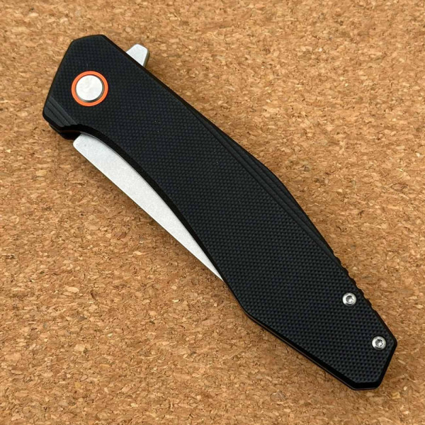 Японски полуавтоматичен сгъваем нож MUZUKASHI X9 TRAPPER, стомана D2, линейно заключване, кутия