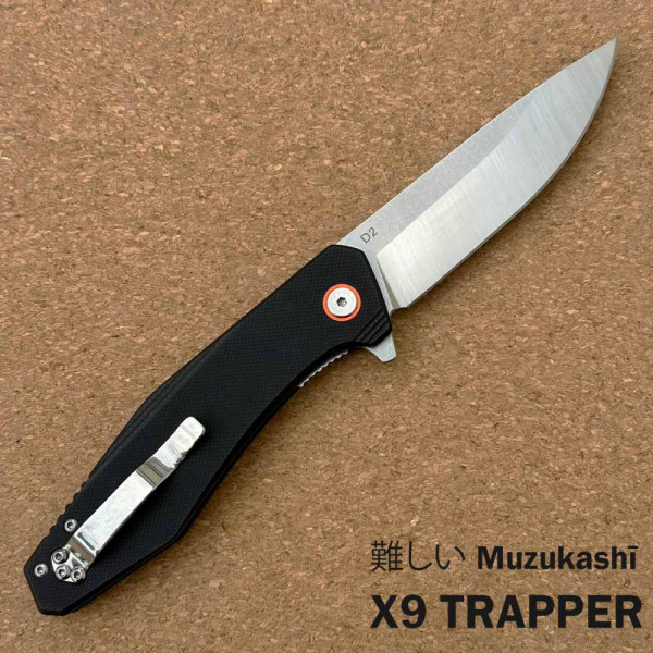 Японски полуавтоматичен сгъваем нож MUZUKASHI X9 TRAPPER, стомана D2, линейно заключване, кутия