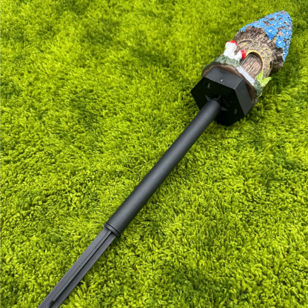 Дизайнерска градинска соларна лампа „Приказна къщичка“ с LED диод, топла светлина и батерия с дълъг живот