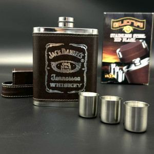 Компактен сет от манерка и три чашки, скрити в капачката - Jack Daniels Old № 7