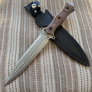 Тежка бойна кама Busse Combat FMV8, стомана INFI blade steel, дръжка микарта, кожена кания