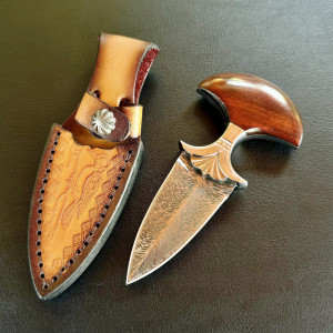 Непалска двустранно заточена мини кама Тai Tai, дамаска стомана VG10 69 слоя, махагонова дръжка, кожена кания