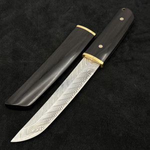 Автентичен самурайски японски AIKUCHI TANTO DAMASKUS LEAF нож от дамаска стоманаVG10/60 слоя, фултанг, дръжка и кания махагон