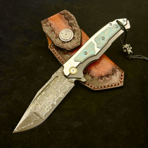 Полуавтоматичен сгъваем ТОП нож JAP SKULL DAMASKUS МК-15 с палец за отваряне, стомана VG10 damask, дръжка отметал и седеф, кобур