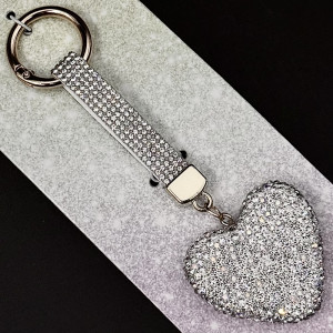 Красив кристален ключодържател CHRYSTAL HEART, безцветни кристали и метал