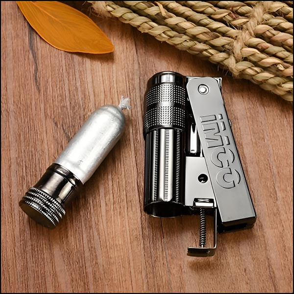 Класическа австрийска бензинова запалка IMCO STORM, проста, здрава, тествана в много войни над 100 г.