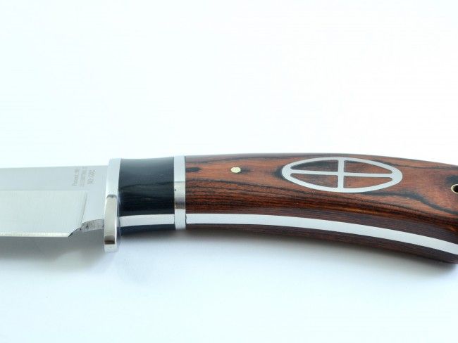 Американски ловен нож COLUMBIA G02 USA с широко острие и двукомпонентна дървена дръжка