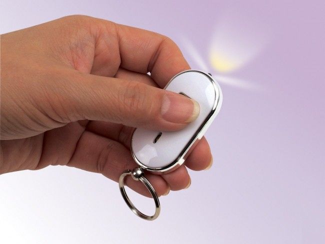 Уникален прецизен ключодържател - фенерче, който реагира само на изсвирване с уста