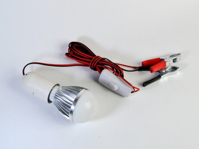 Аварийна LED лампа с дълъг кабел,прекъсвач и големи щипки за включване в акумулатор 5W 12V
