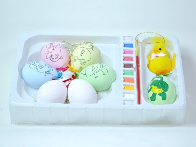 Koмплект от 6 яйца за боядисване, водни боички, четка и едно пиленце - ПОДАРЪК, 3+