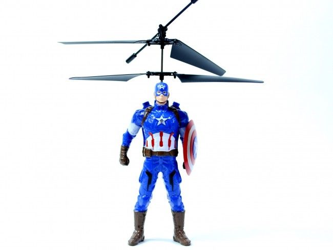 Летящ Капитан Америка с вградена батерия, мощни перки и лесно управление за всяко дете