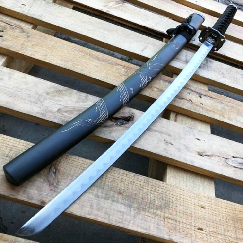 Голям традиционен японски меч КАТАНА, класически дървен черен калъф, дърворезба, незаточен