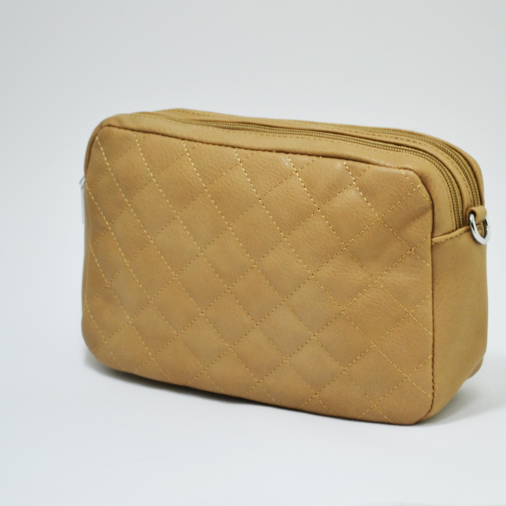 ЧЕРЕН ПЕТЪК: дамска чанта- клъч с презрамка DBZ 263 GOLD, еко кожа