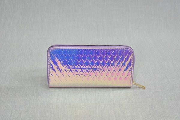 Дамско портмоне от PVC светлоотразително , променящо цвета си- лилаво 22406