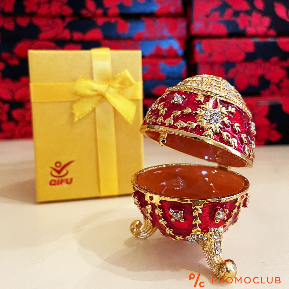 Ювелирно яйце Фаберже за бижута и украса; керамика, метал и кристали