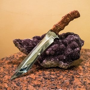 Бутиков ловен нож FOX FX1 лукс в кожена кания гьон и ВИП подаръчна дървена кутия