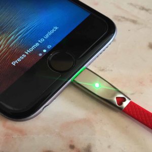 Мощен и бърз светещ дейта кабел за iPhone KLGO S-75 2.4A METAL HEART